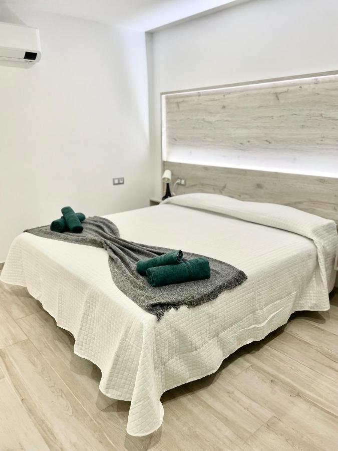 Island Suites Арона Экстерьер фото